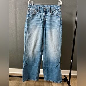 American Eagle Curvy Super High-Rise Baggy Straight Jeans – Size 8 Regular